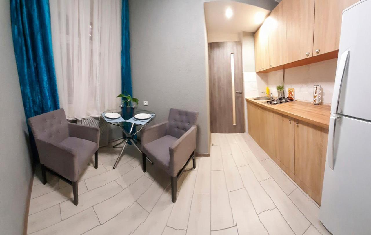 1-Room Apartment In The Center, 5 Minutes To Deribasovskaya Odessa Exterior foto