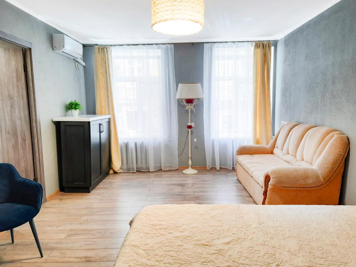 1-Room Apartment In The Center, 5 Minutes To Deribasovskaya Odessa Exterior foto