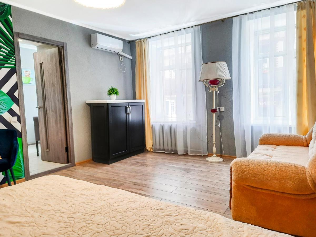 1-Room Apartment In The Center, 5 Minutes To Deribasovskaya Odessa Exterior foto